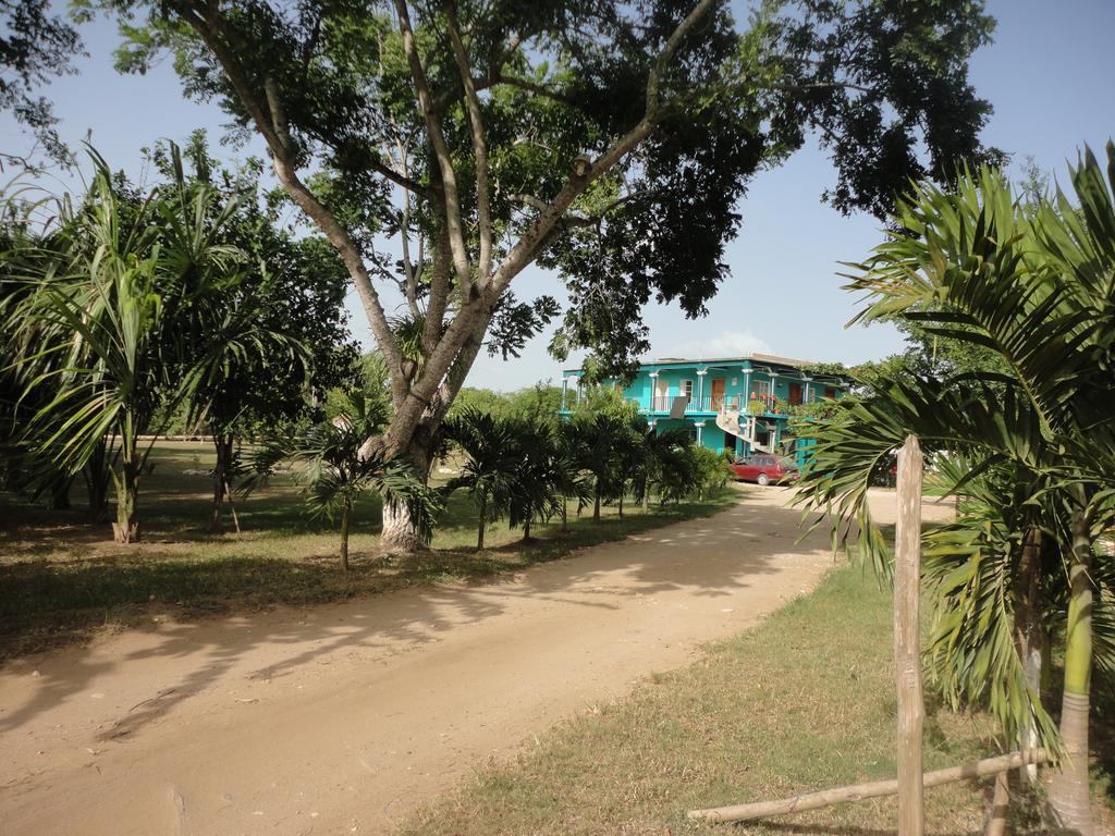 River Park Inn San Ignacio Exterior photo